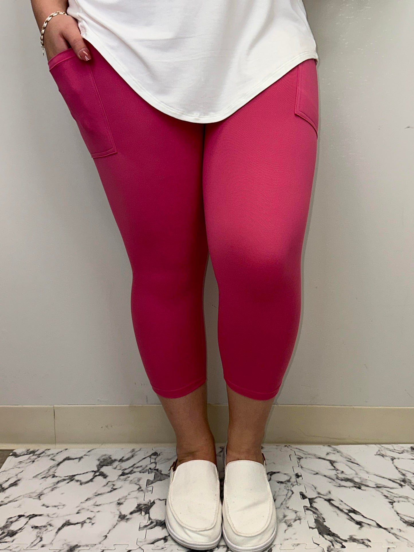 Solid Tween Capri Leggings w/ Pockets