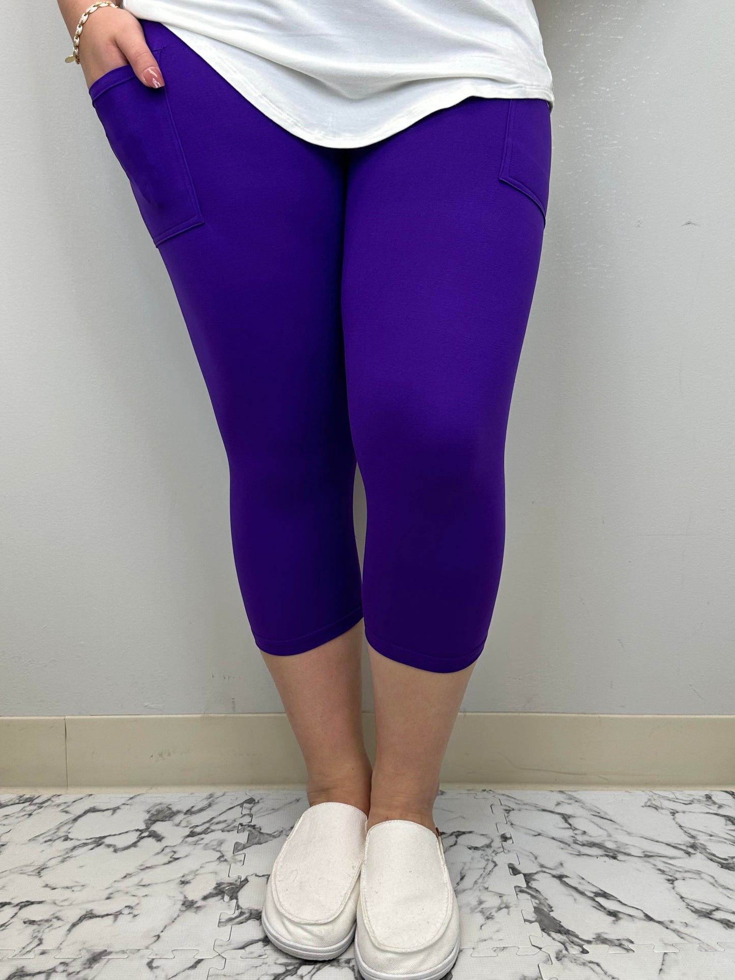 Solid Tween Capri Leggings w/ Pockets