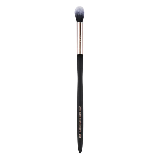 Artistry Series | Large Blending Eyeshadow Brush