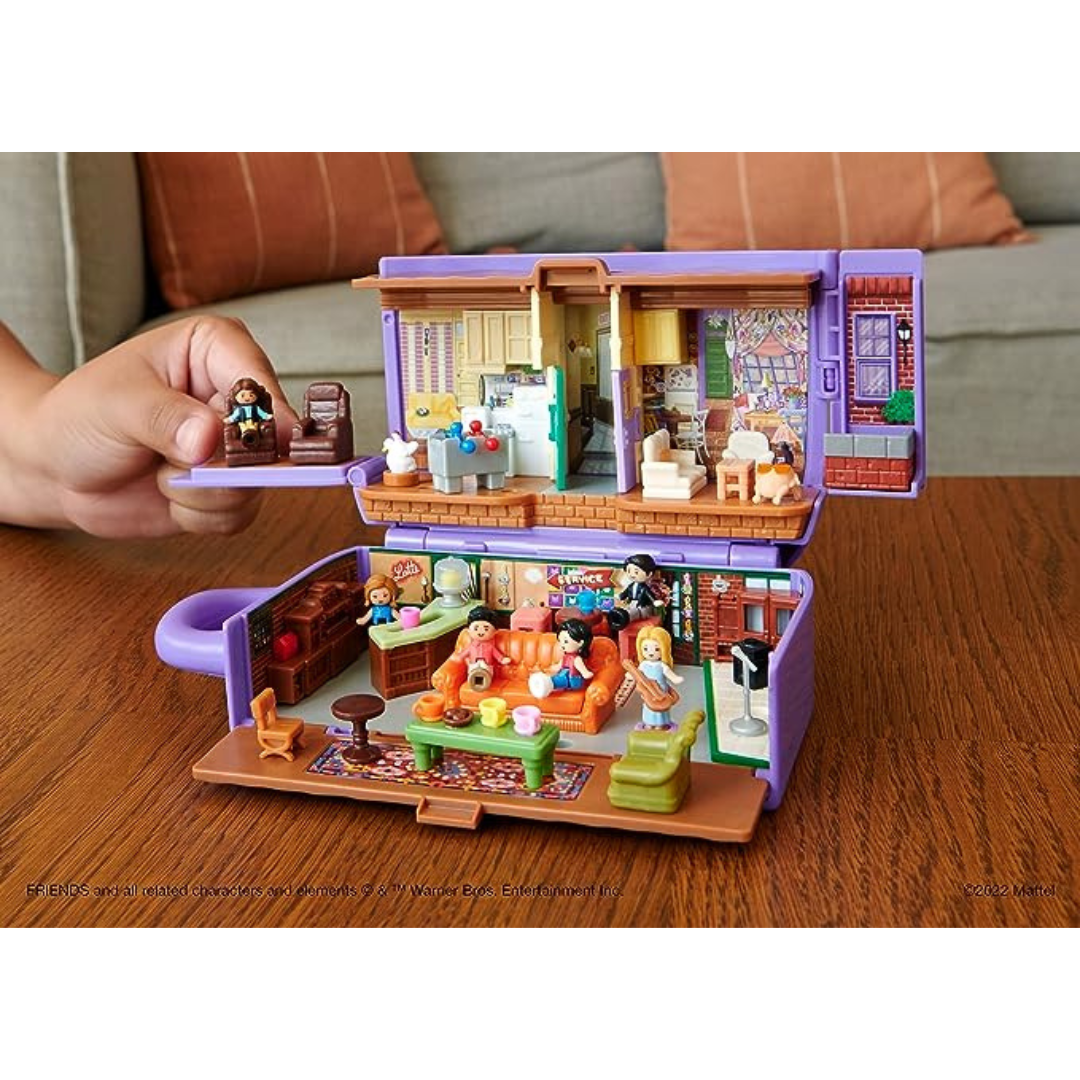 Polly Pocket Playset: Friends Compact With 6 Dolls and 9 Accessories