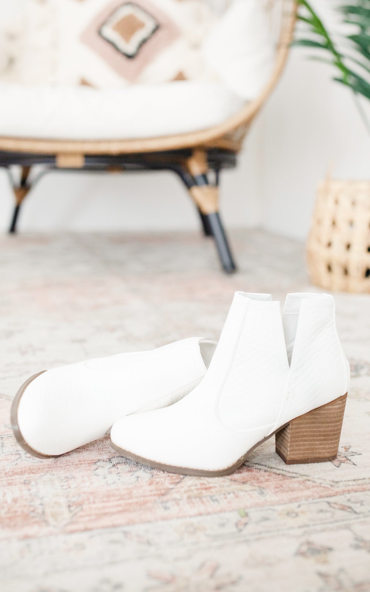 Tarim Booties in White