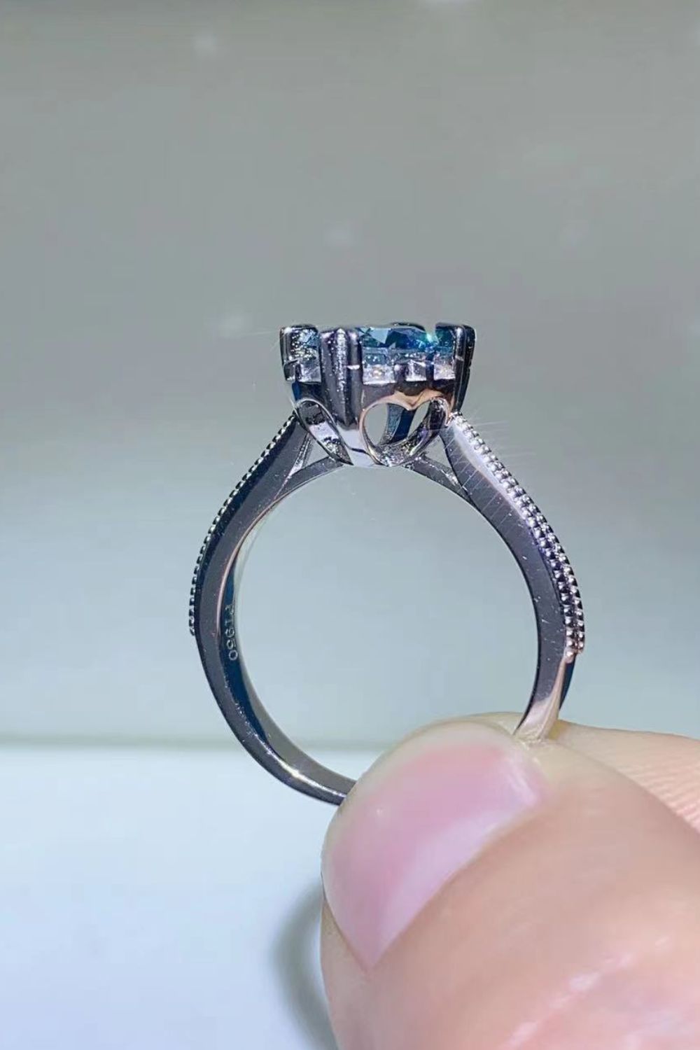 1 Carat Moissanite Solitaire Ring